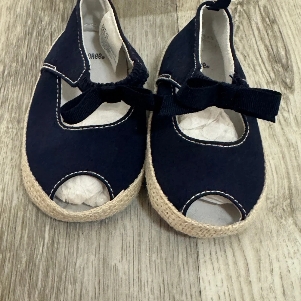 Gymboree baby girl, size 3, navy sandals new with tags